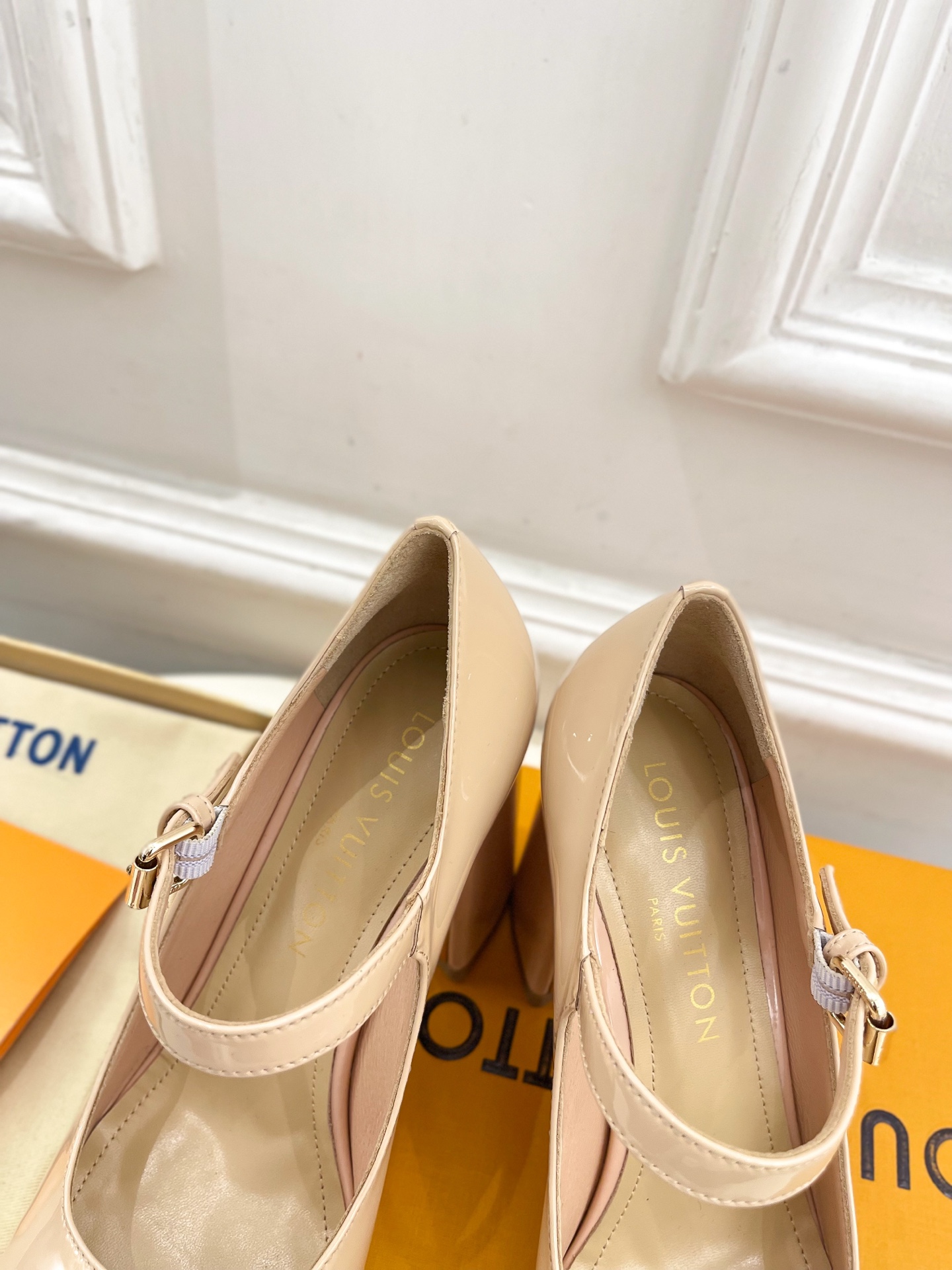 Women's high heels
